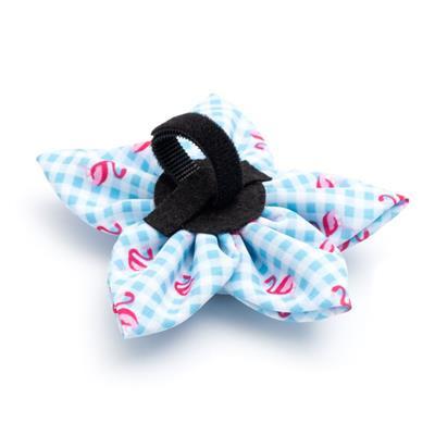Checkered collar bow with pink flamingos on a white background